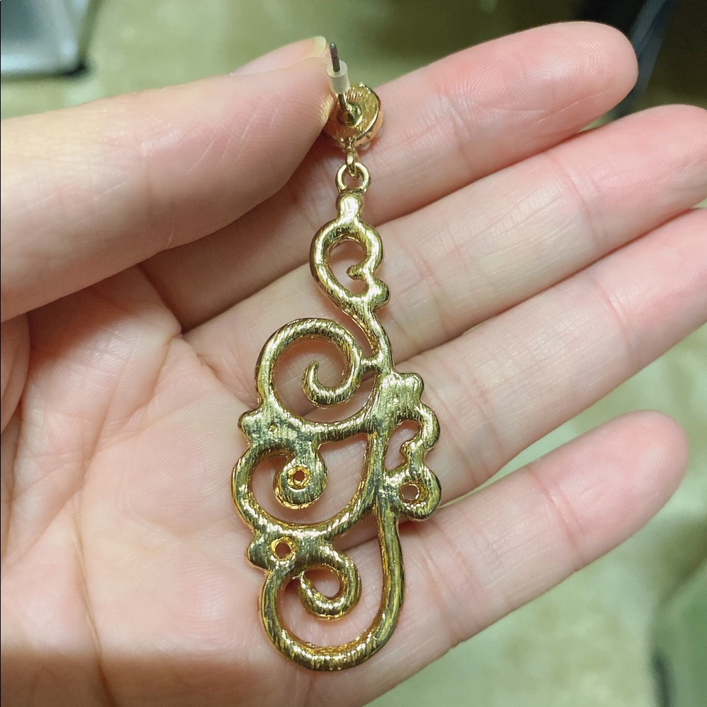 earrings - Picture 5 of 7